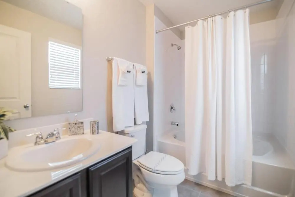 5137 Compass Bay