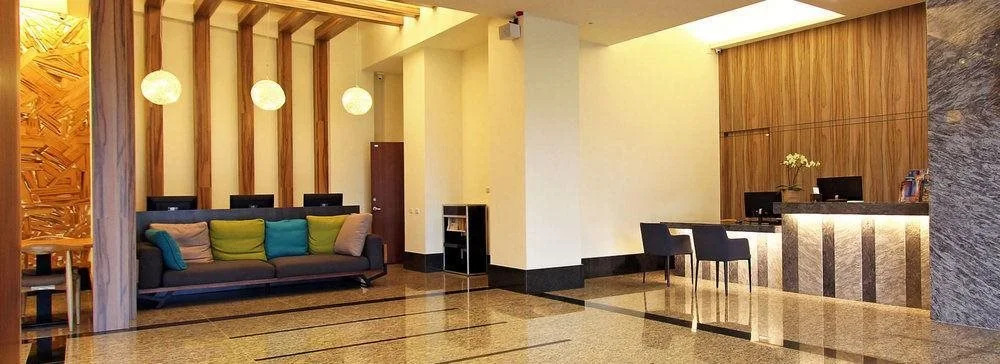 Celebrity 99 Hotel