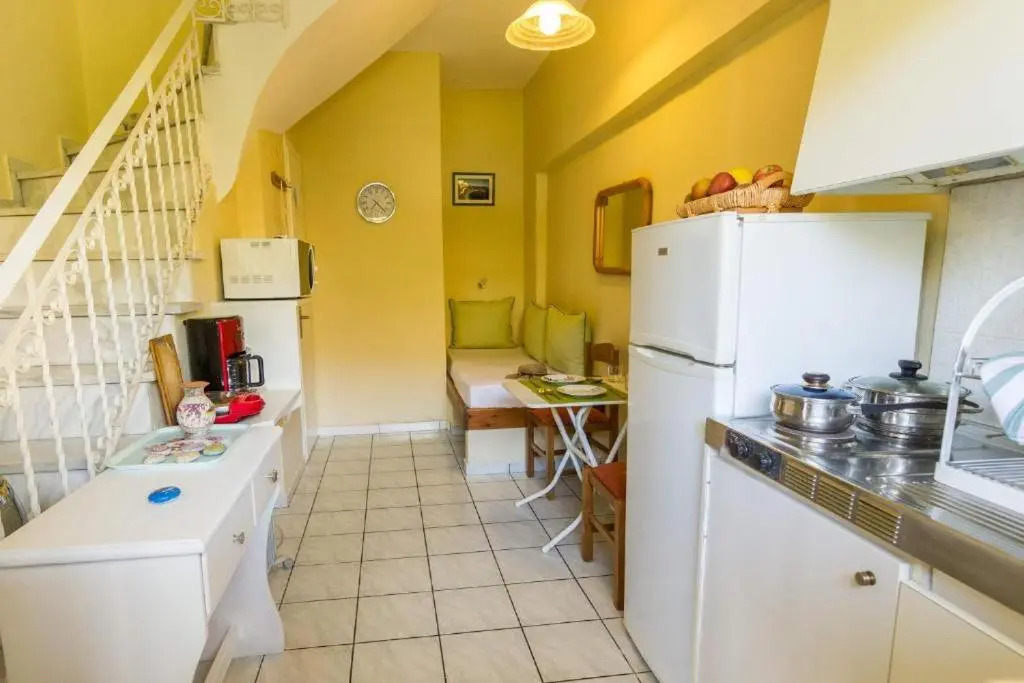 Stathopoulos Apartments