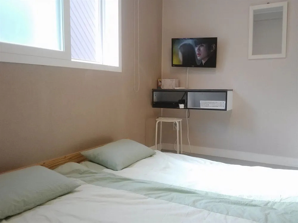 Hi 5 Hostel