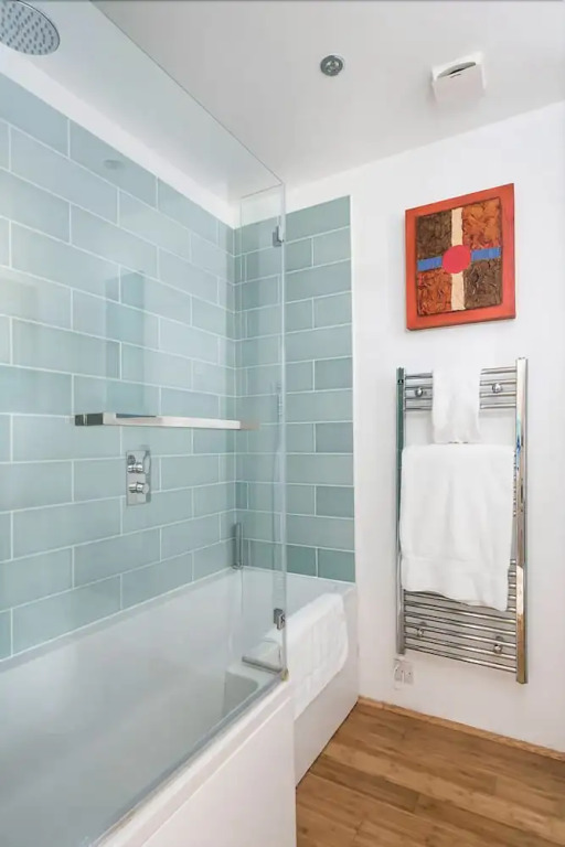 Fabulous 4BR Family Home in East London