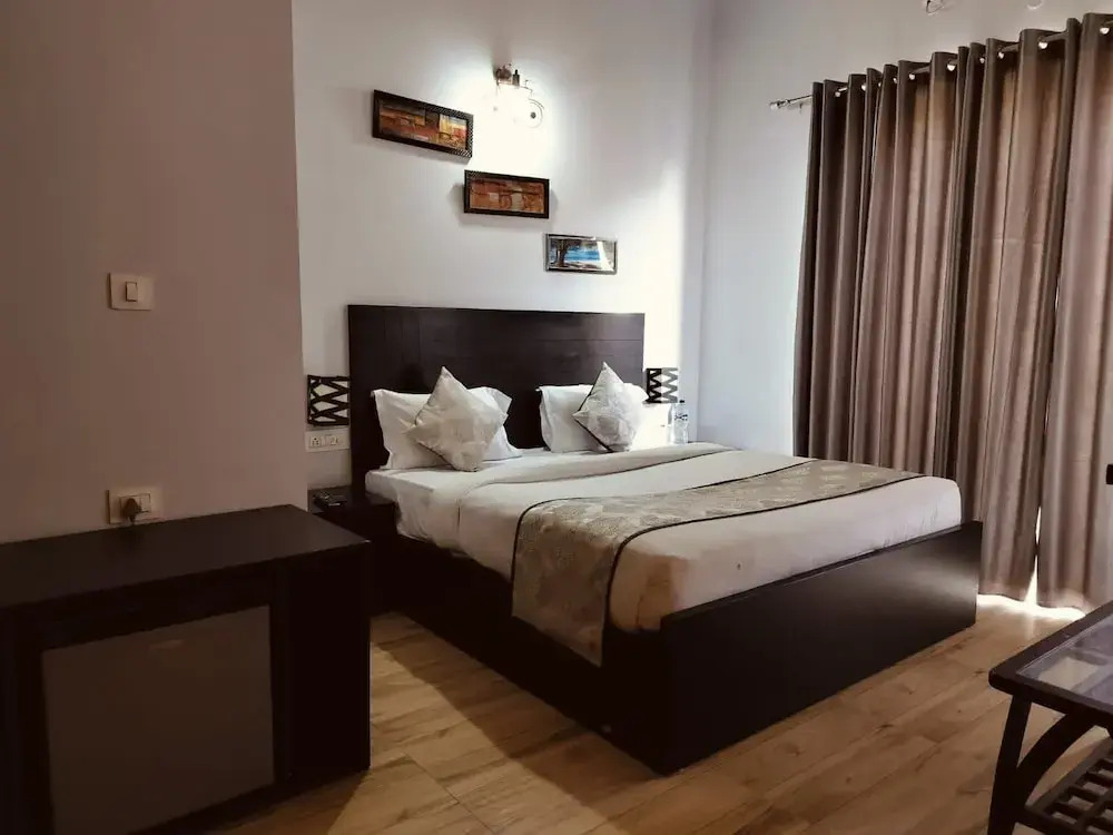 Pearl Suites at Omex Enternity