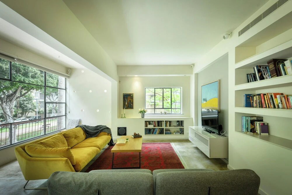 Spacious & Green 3BR Apt w Balcony