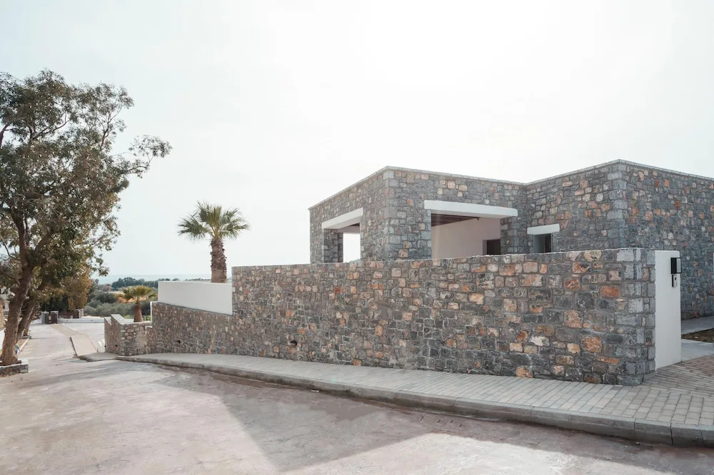 Terra Pietra Luxury Villas & Suites