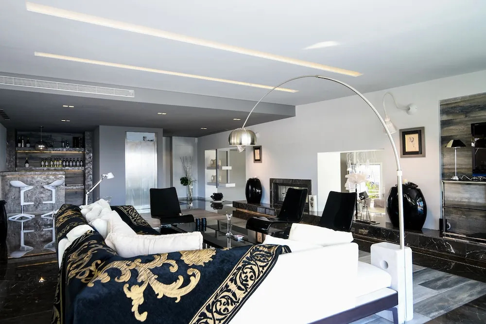 Luxury Beachfront Villa Selenia Platinum in Sounio
