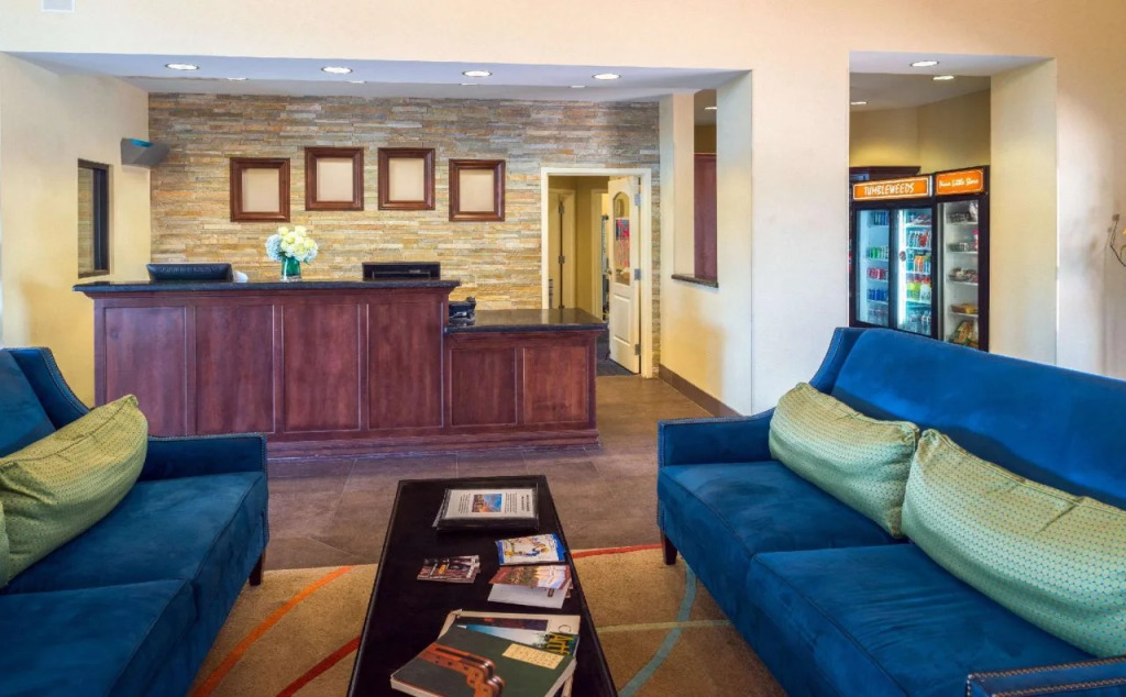 Days Inn and Suites Scottsdale