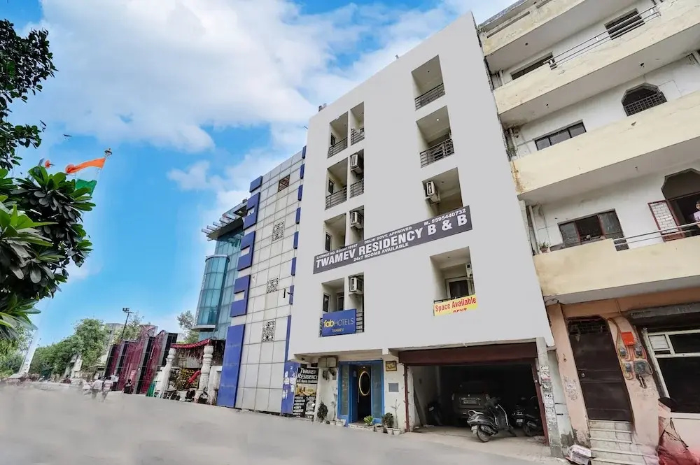 Hotel Twamev residency Uttam Nagar couple friendly