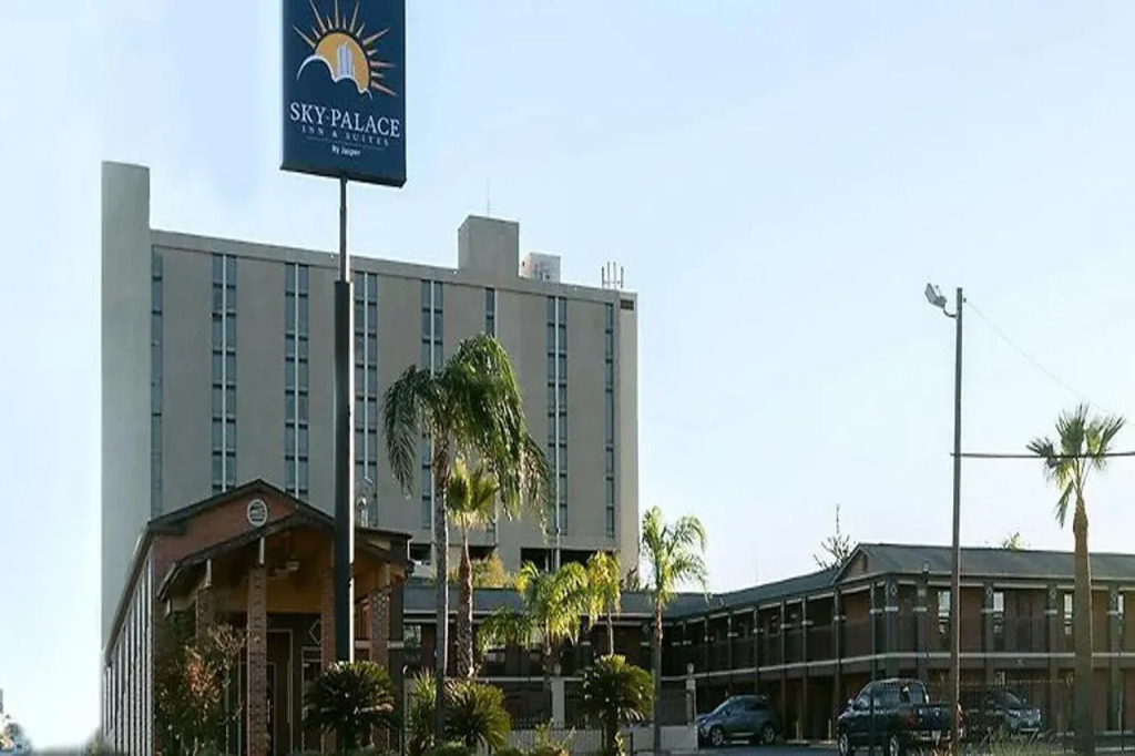 Econo Lodge Inn & Suites Laredo - Nuevo Laredo