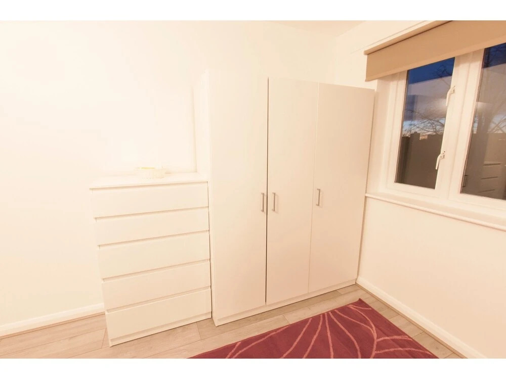 Newly Refurbished 2-br Flat for 5 in London
