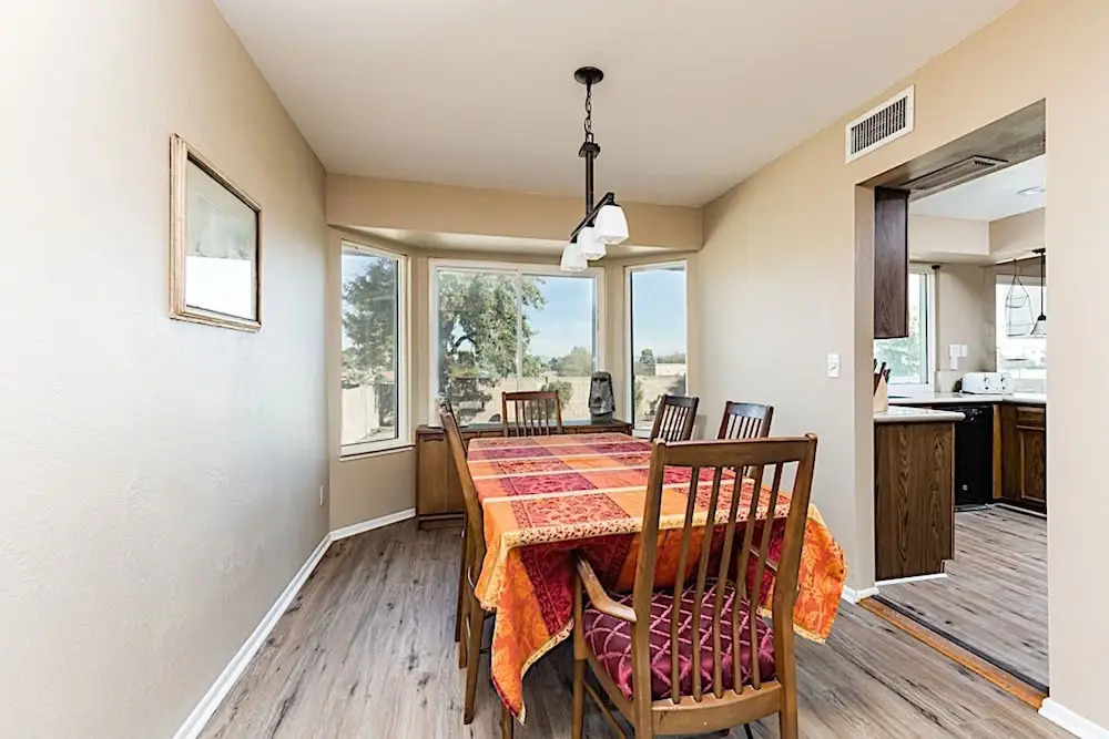 Shadow Mountain Retreat 4BR by Casago