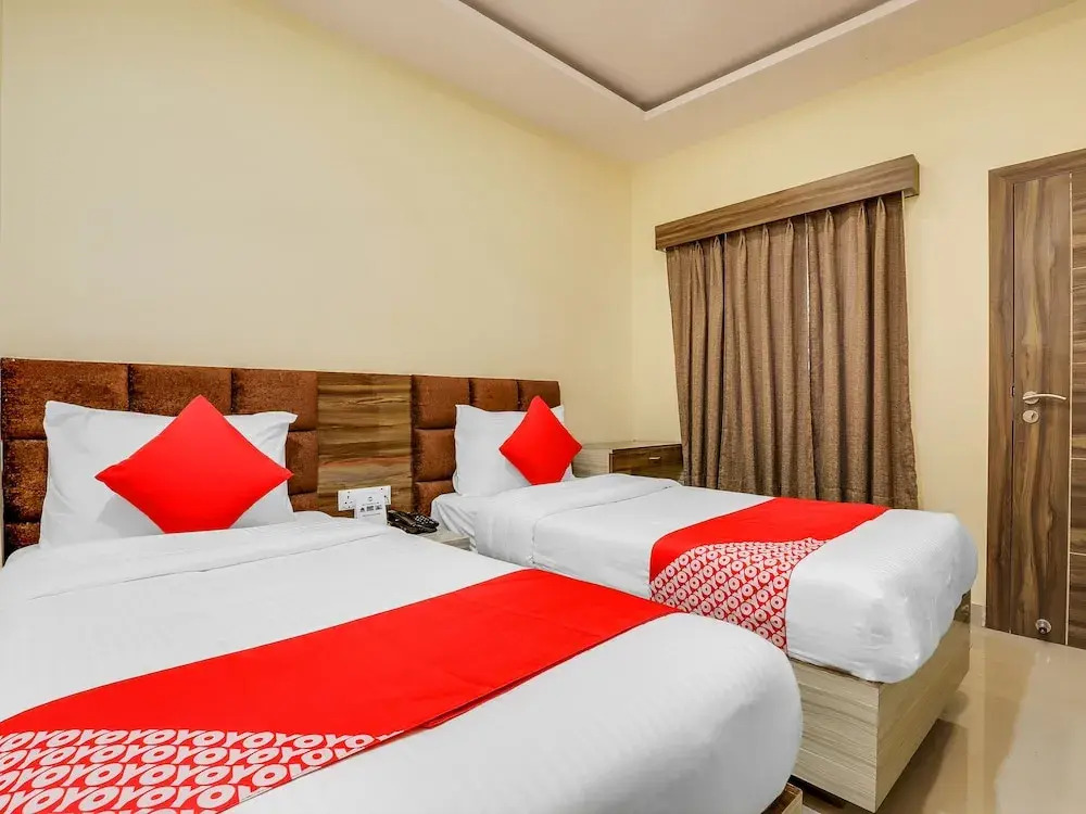 OYO 596 Samarth Inn