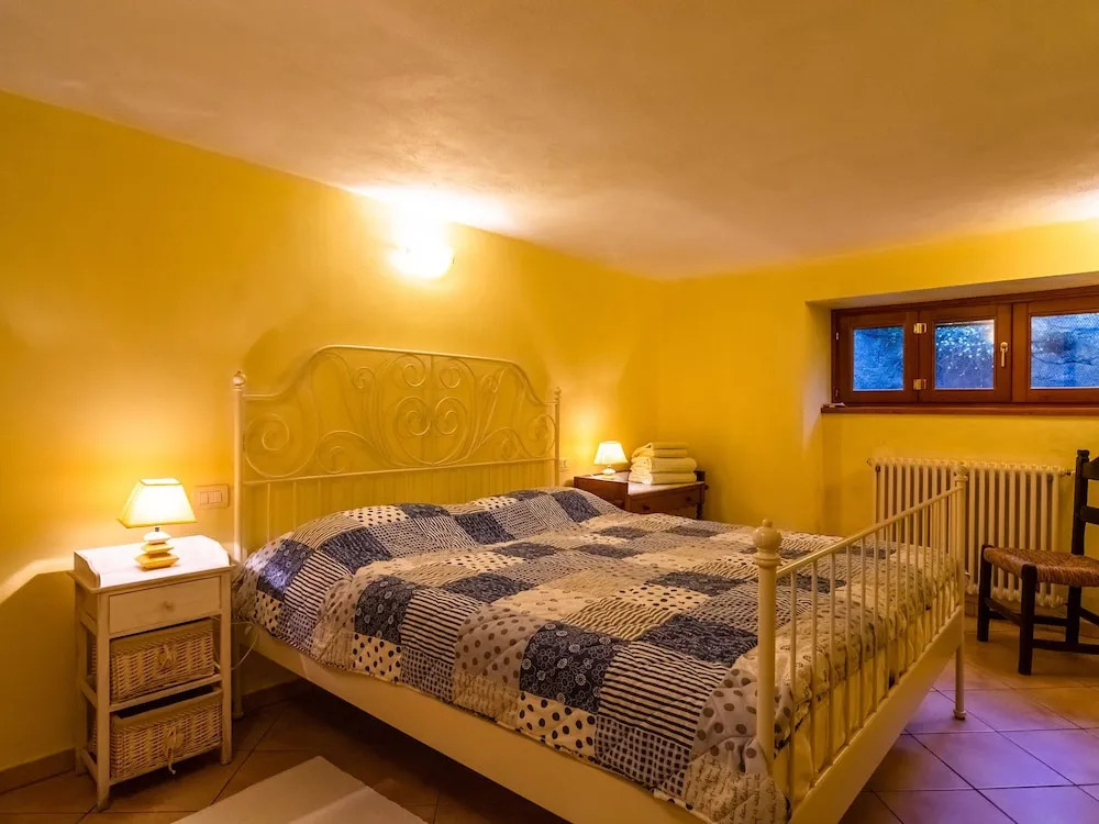Villa With Private Pool and View of the Lake