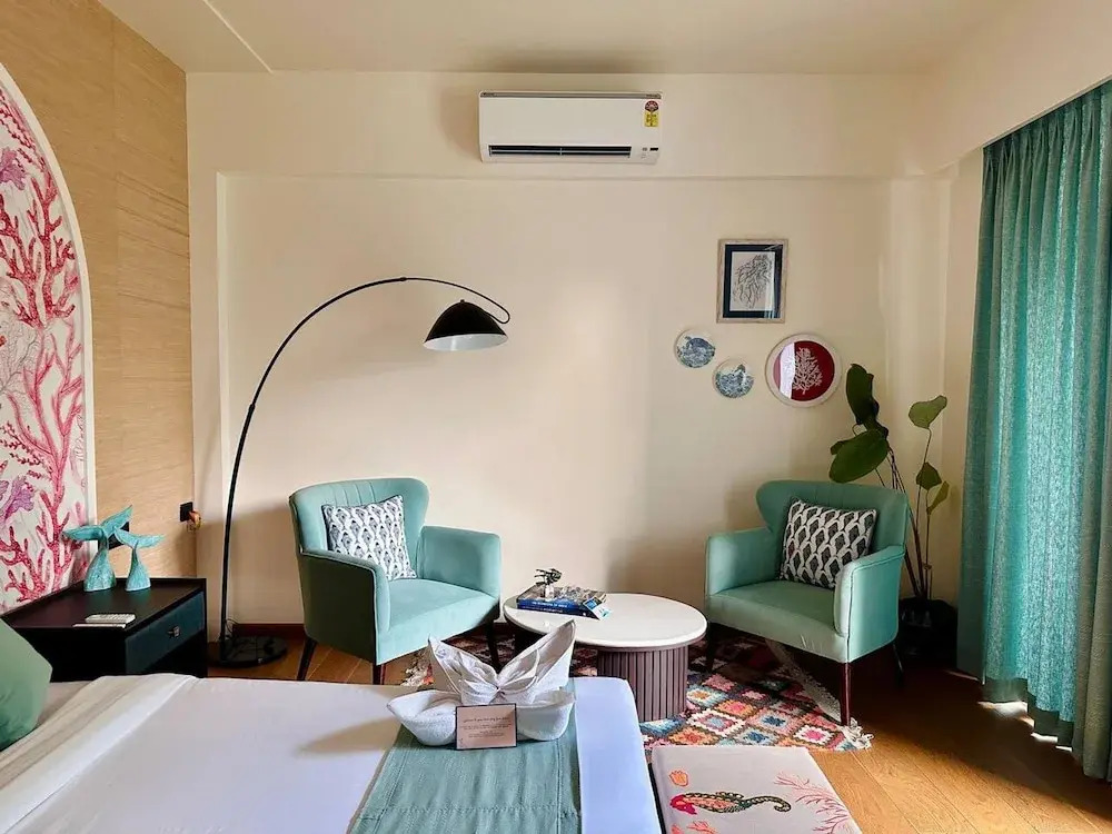 Luxe 3bhk Villa Kosha Pvt Pool - 2km to Beach