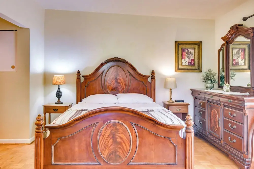 Explore, Work & Unwind: Pet-friendly Aloha Unit