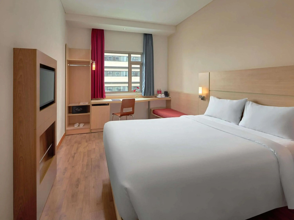 Ibis Saigon South