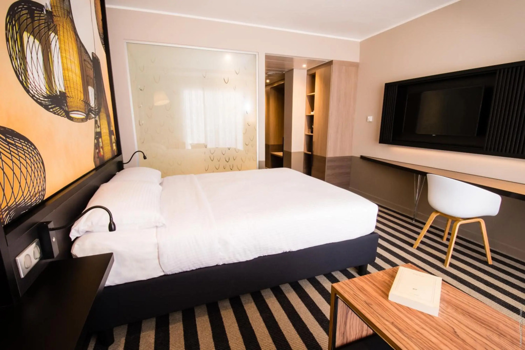 Simon Hotel
