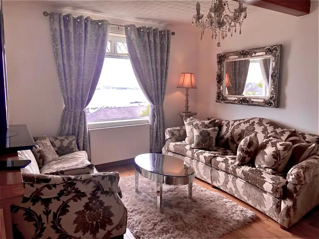 Beautiful Sea View 2 Bed Home