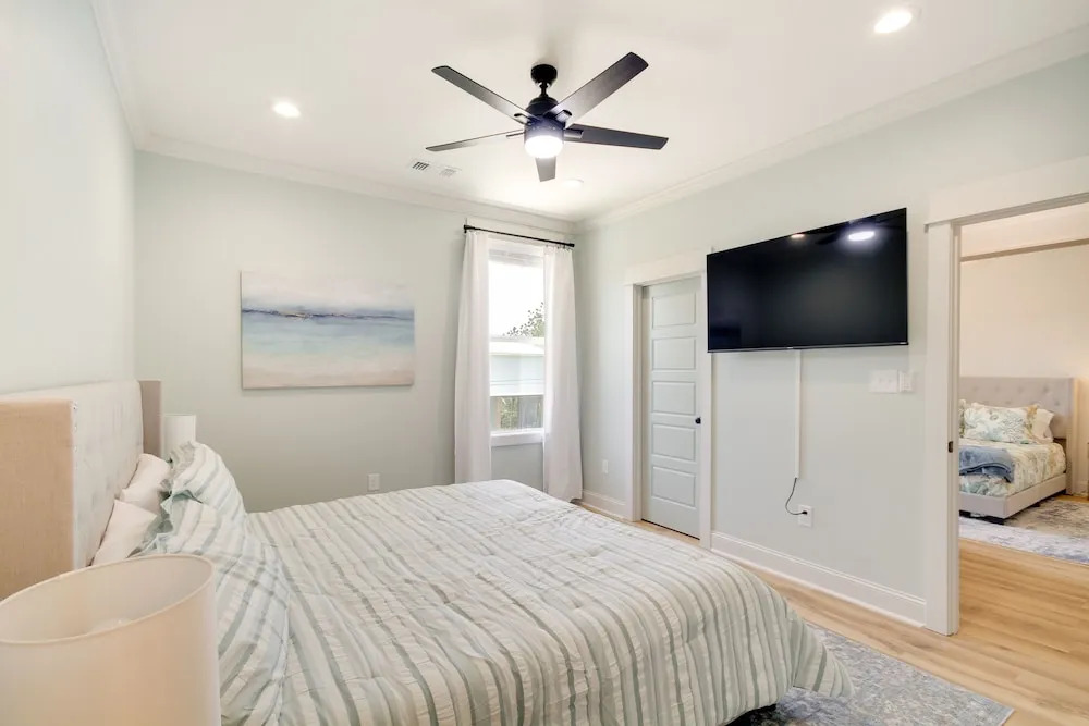 Lovely Bay St Louis Retreat w/ Dock & Canal Access