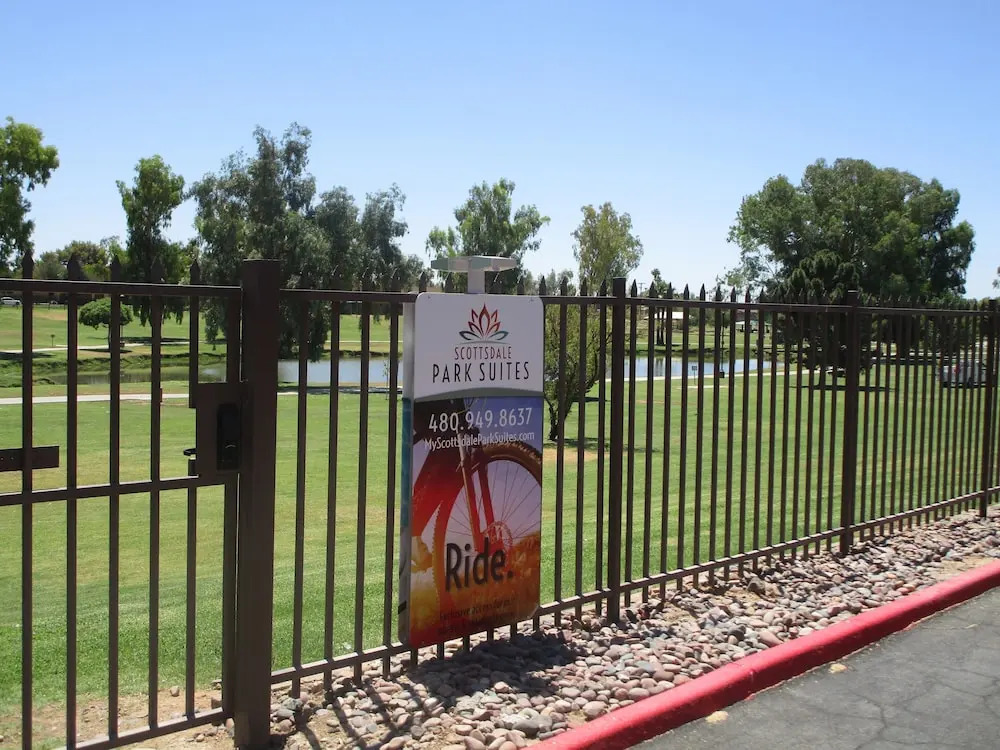 Park Suites at 104 - One Bedroom Apartment