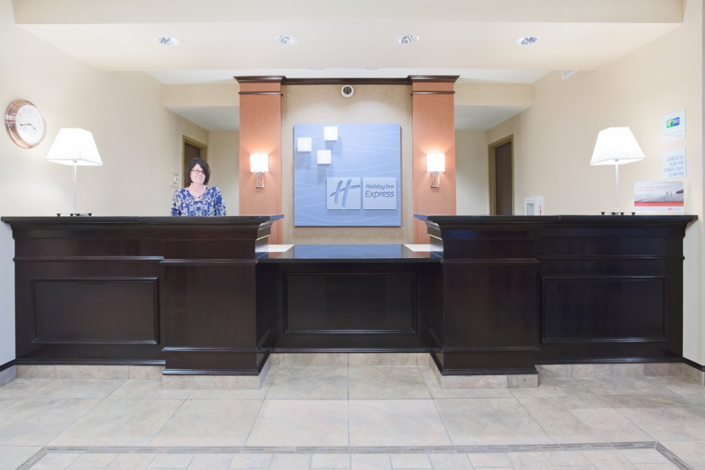 Holiday Inn Express & Suites Minot by IHG