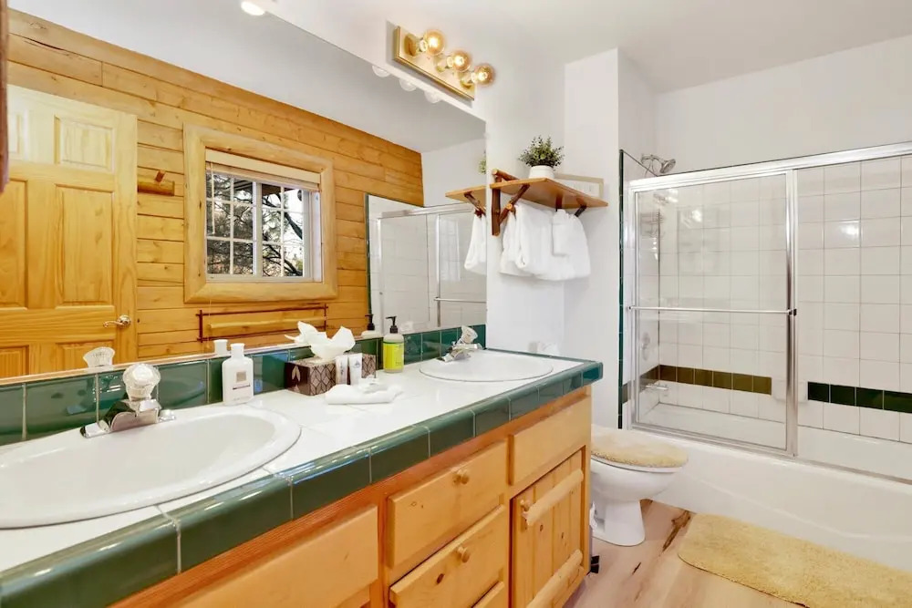Crescenta Pines LOG Cabin #2346