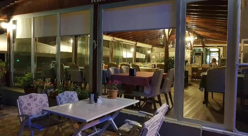 Flora Hotel