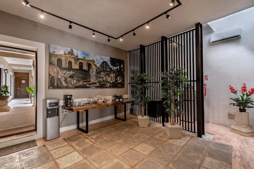 Hotel Colonial Zaci by GuruHotel