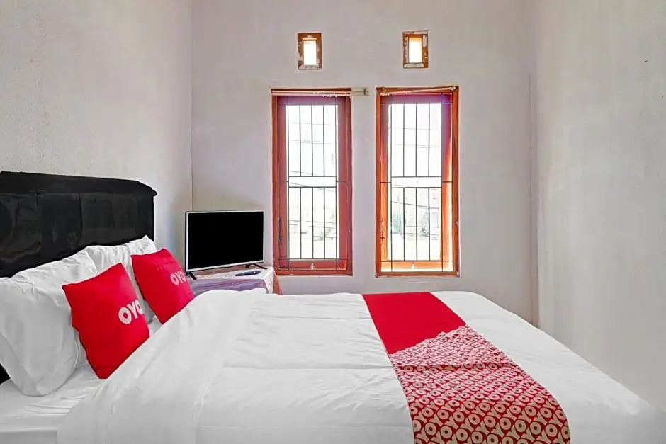 OYO 90815 Guest House Putri Sariwangi Syariah
