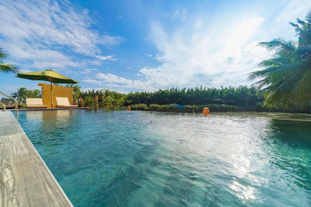Lakeview Villa Homestay