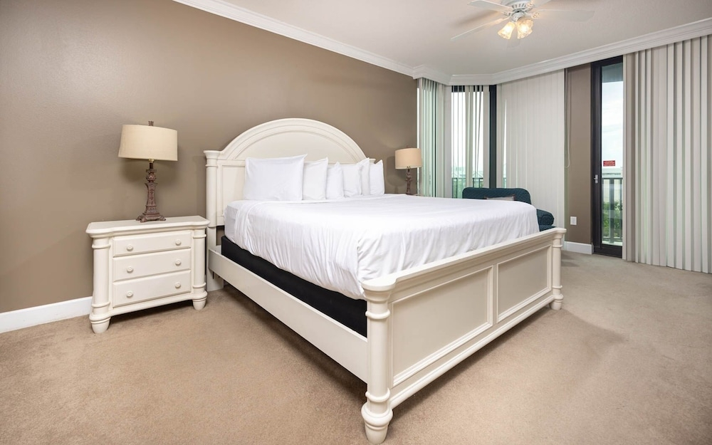 Lighthouse On The Bay 2513 3 Bedroom Condo