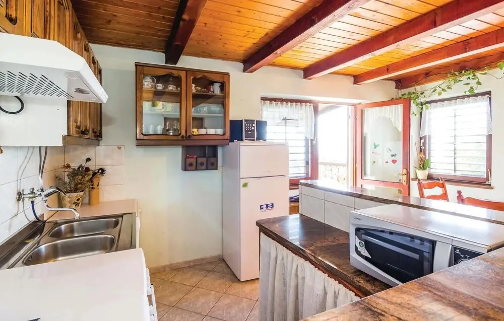 Beautiful Home in Lovran With Wifi and 2 Bedrooms
