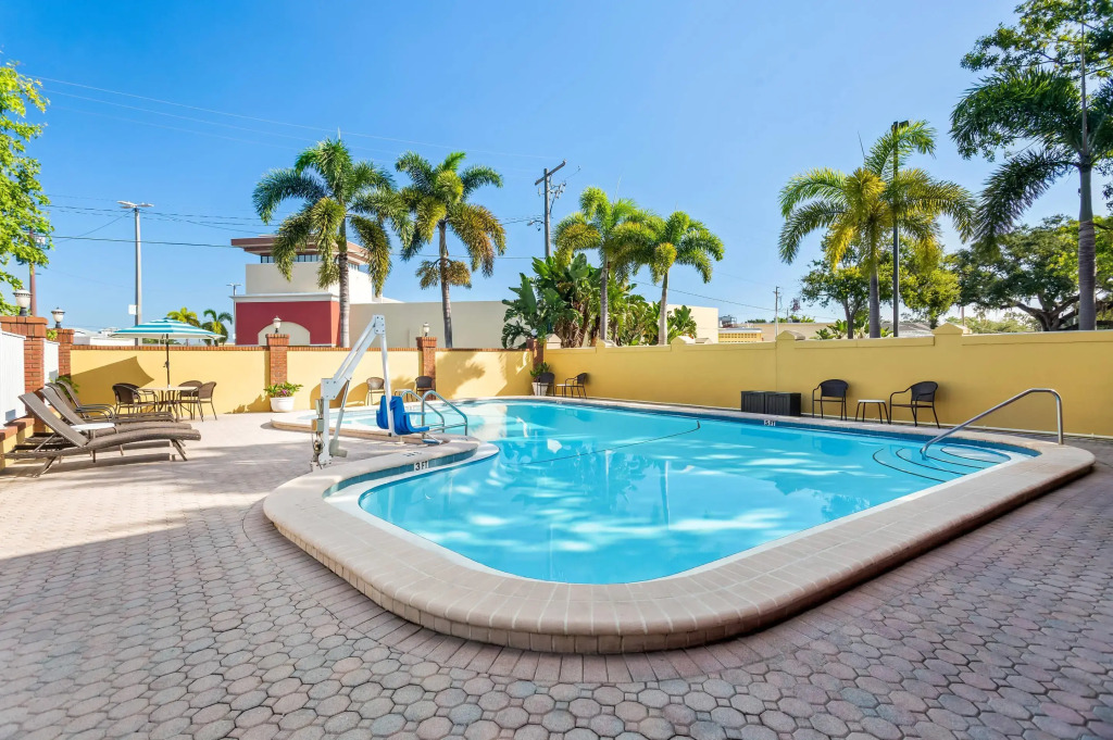 Quality Inn Tampa Airport - Cruise Port