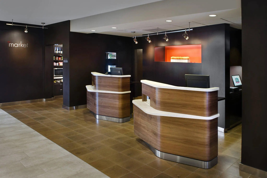 Courtyard By Marriott Hartford Windsor Airport