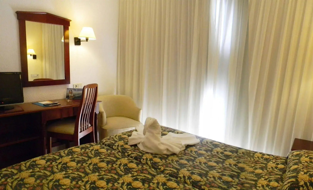 Valentin Somni Hotel & Suites