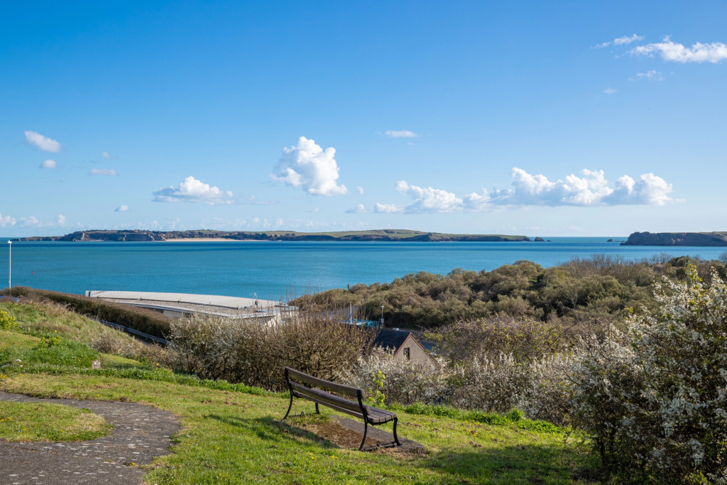 Apartment 8 Waterstone House - Luxury Apartment Sea Views Pet Friendly
