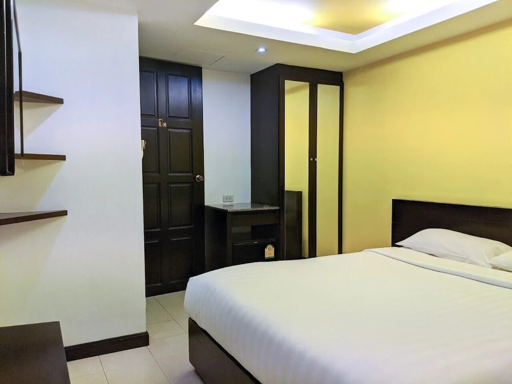 Oasis Inn Bangkok