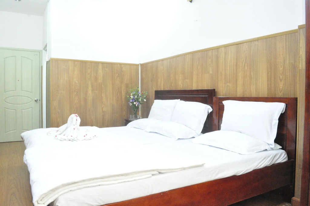 Around the World Hotel