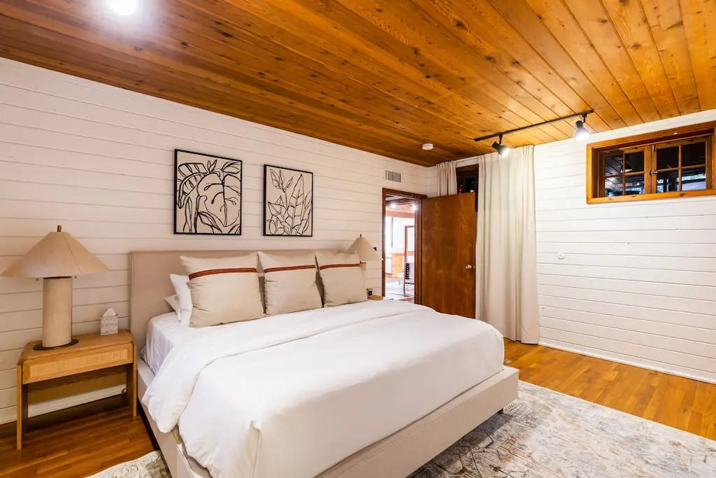 Neptune Place III - Entire Home Beachfront Retreat
