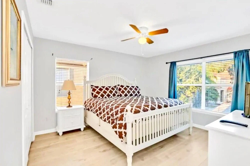 7BR Family Home - w Pool Hot tub - Near Disney