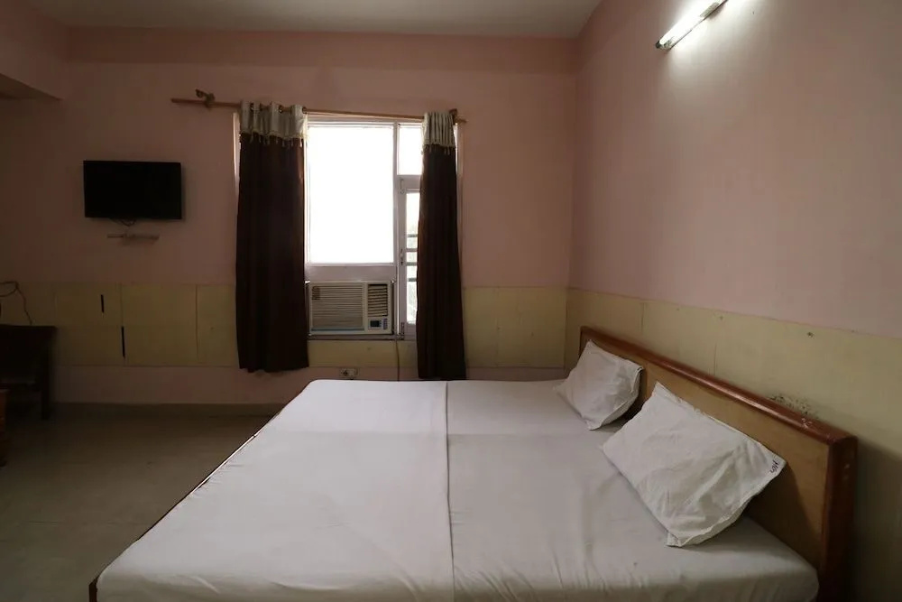 Hotel Grace by OYO Rooms