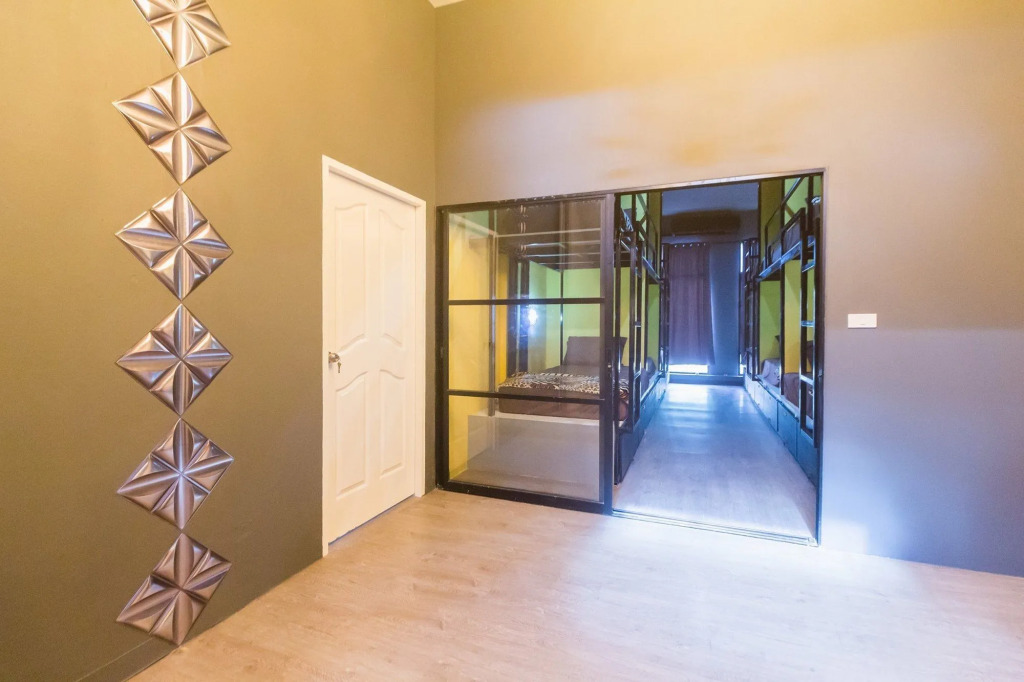 Iris hostel