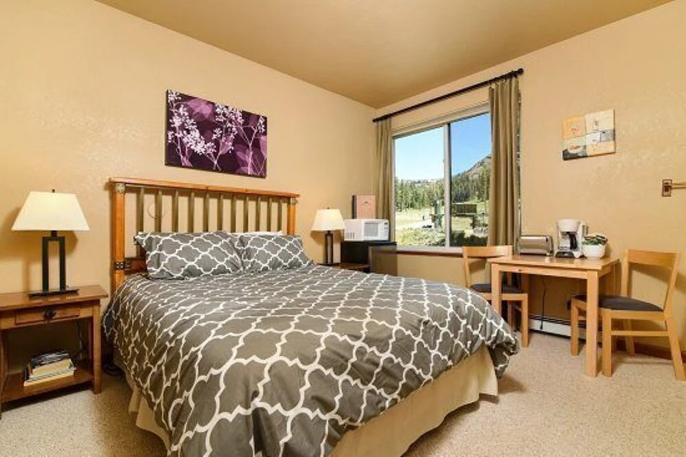 Sun Meadows 4-208a Studio Bedroom 1 Bathroom Condo