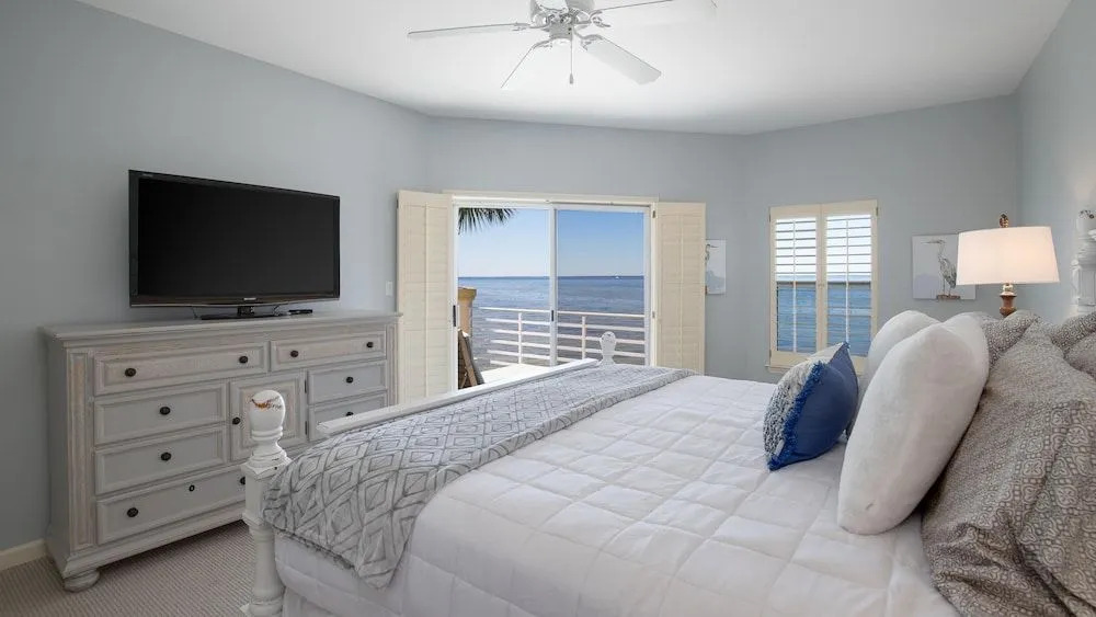 Northshore 961 G 3BR 3BA 10