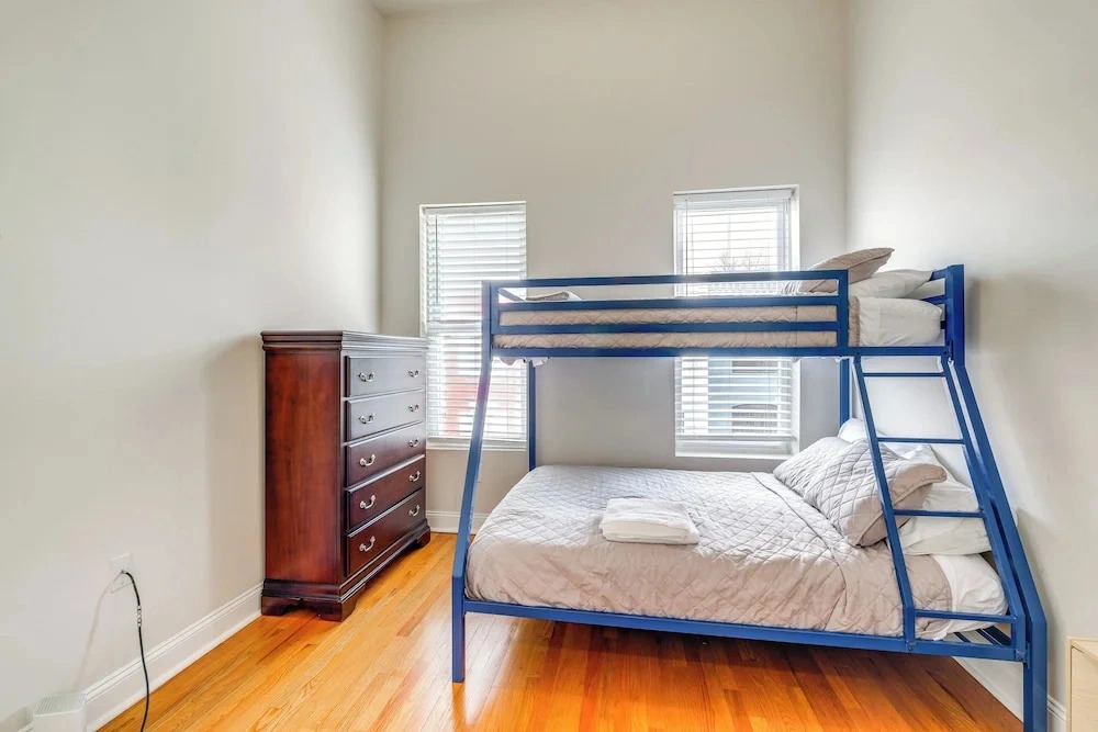 Centrally Located DC Row House Near Restaurants