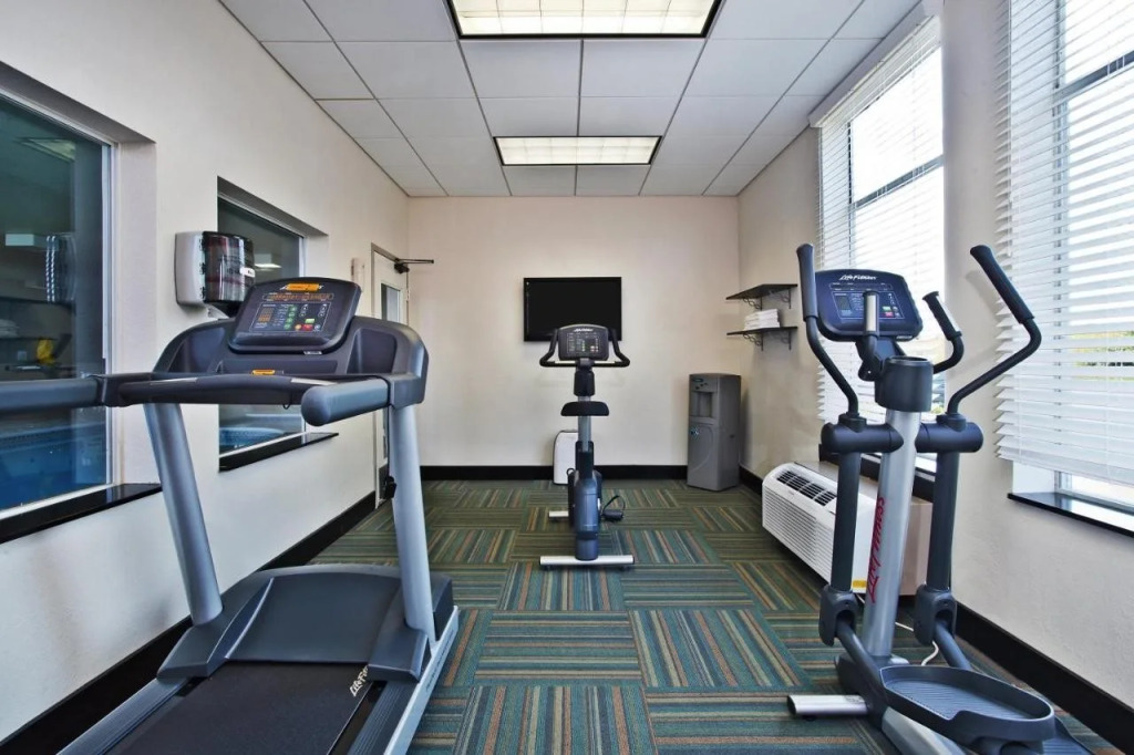 Holiday Inn Express Hotel & Suites Columbus-Groveport by IHG