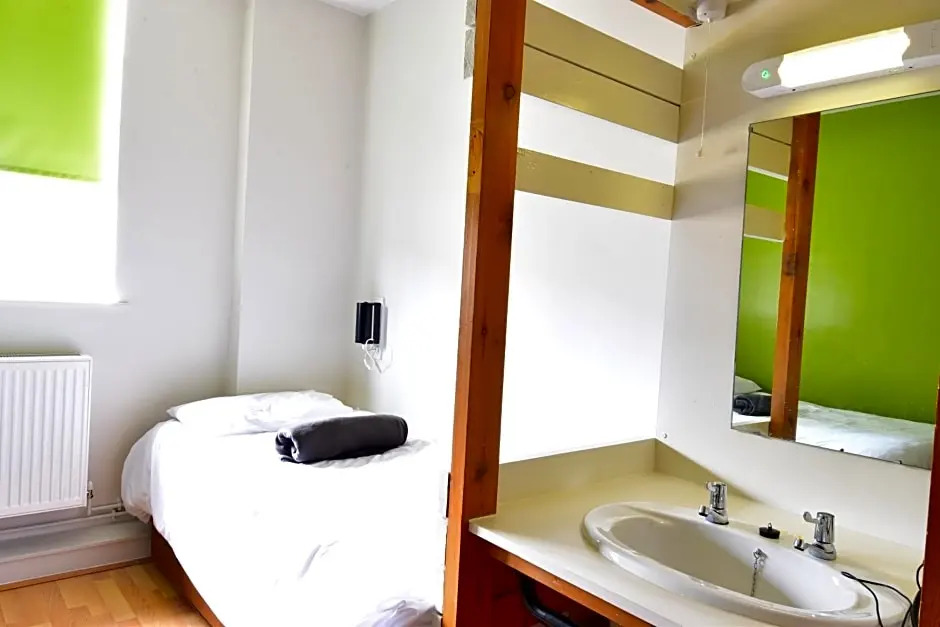 IOU Hebden Bridge Vegetarian Hostel