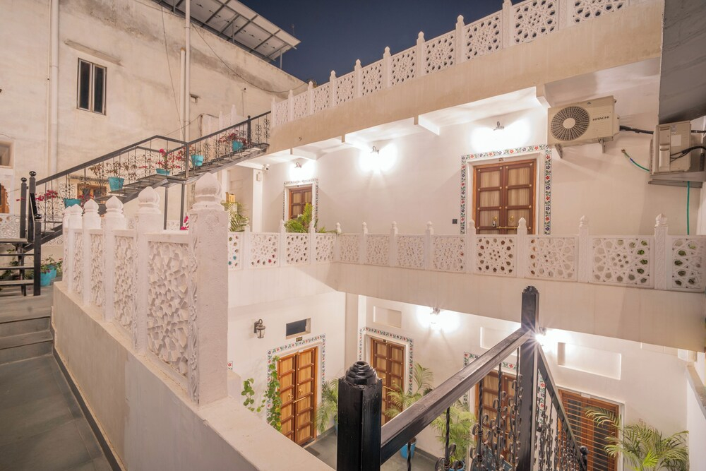 Amoraya - A Lake View Heritage Haveli - Old City Udaipur