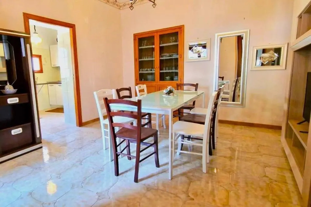 Trekking Lovers Vacation Home With Town View