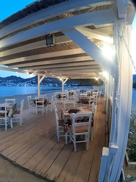 Isalos Rooms On The Beach