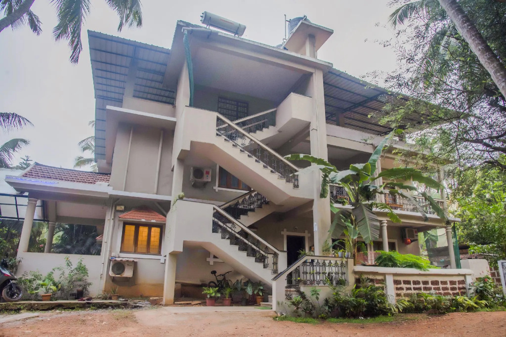 OYO Home 79949 Charming Studios Calangute